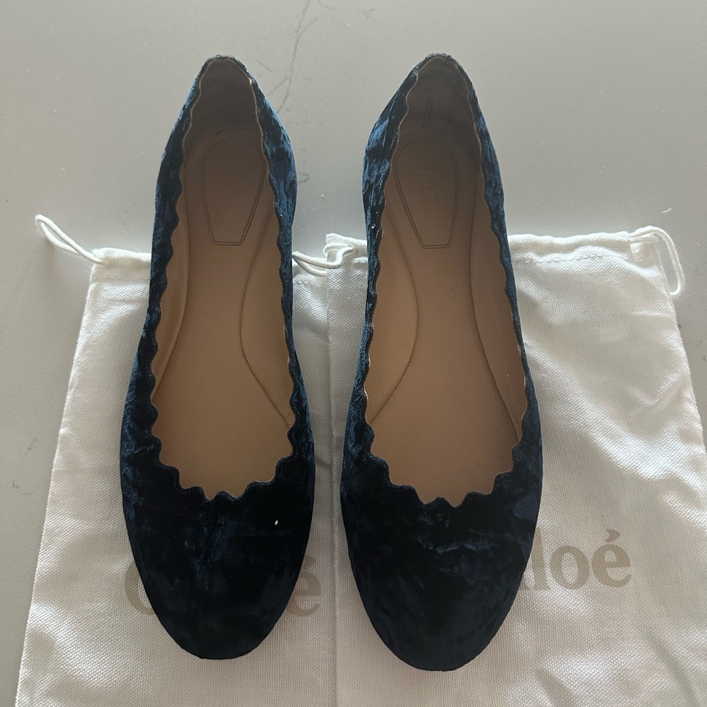 Chloe Lauren Navy Velvet Ballet Flats
Size 39